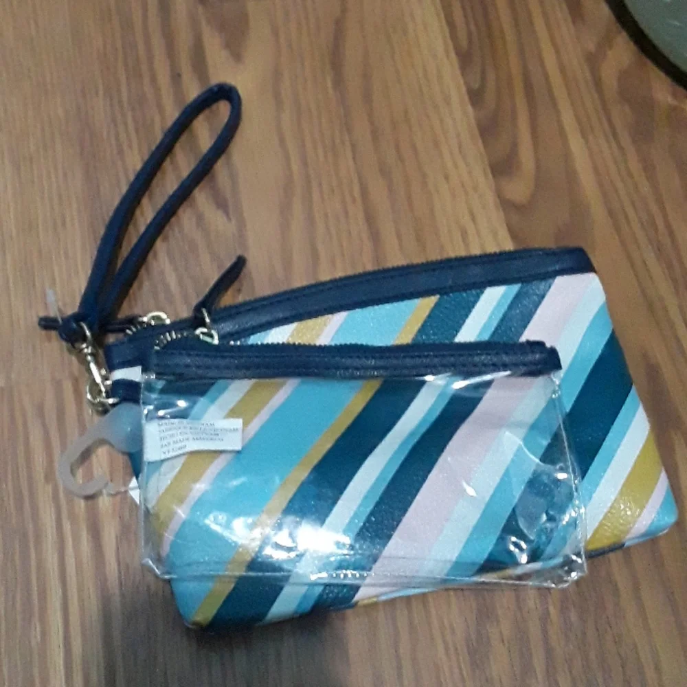 Makeup/toiletry bag
